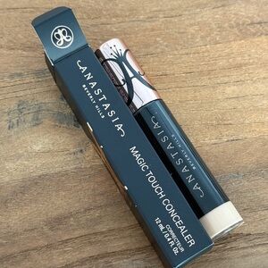 Anastasia Beverly Hills Magic Touch Concealer